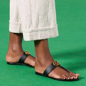 Leather Thong Sandal with Double G Black Size 7 or 37
